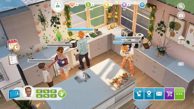 The Sims FreePlay · A closer look 7